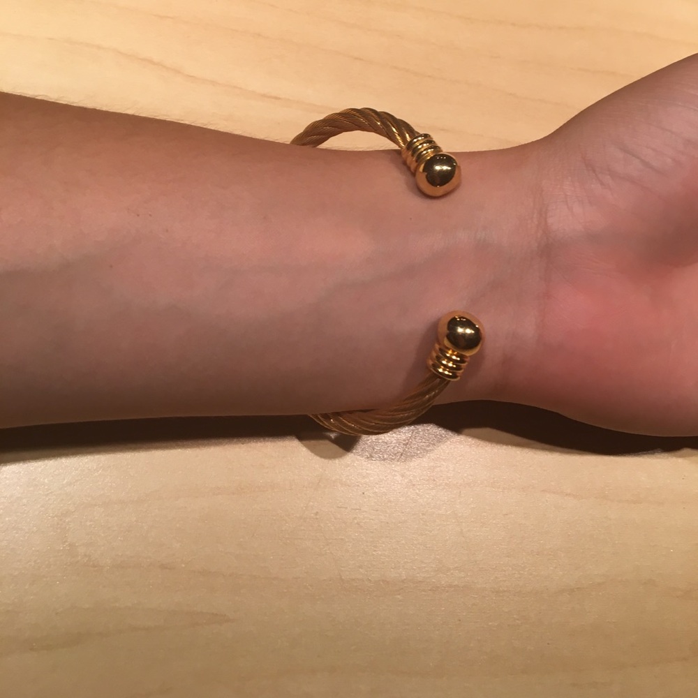 Simple Gold Bracelet - Picture 2 of 3